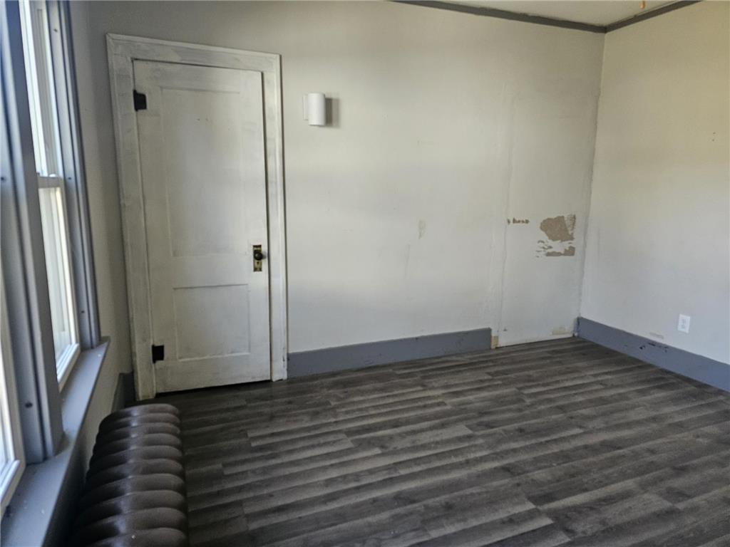 212 S Center Street Ceylon MN 56121 7049911 image28