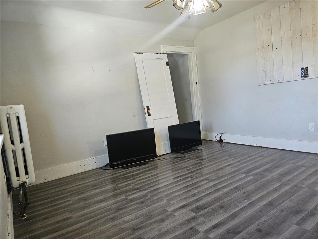 212 S Center Street Ceylon MN 56121 7049911 image38