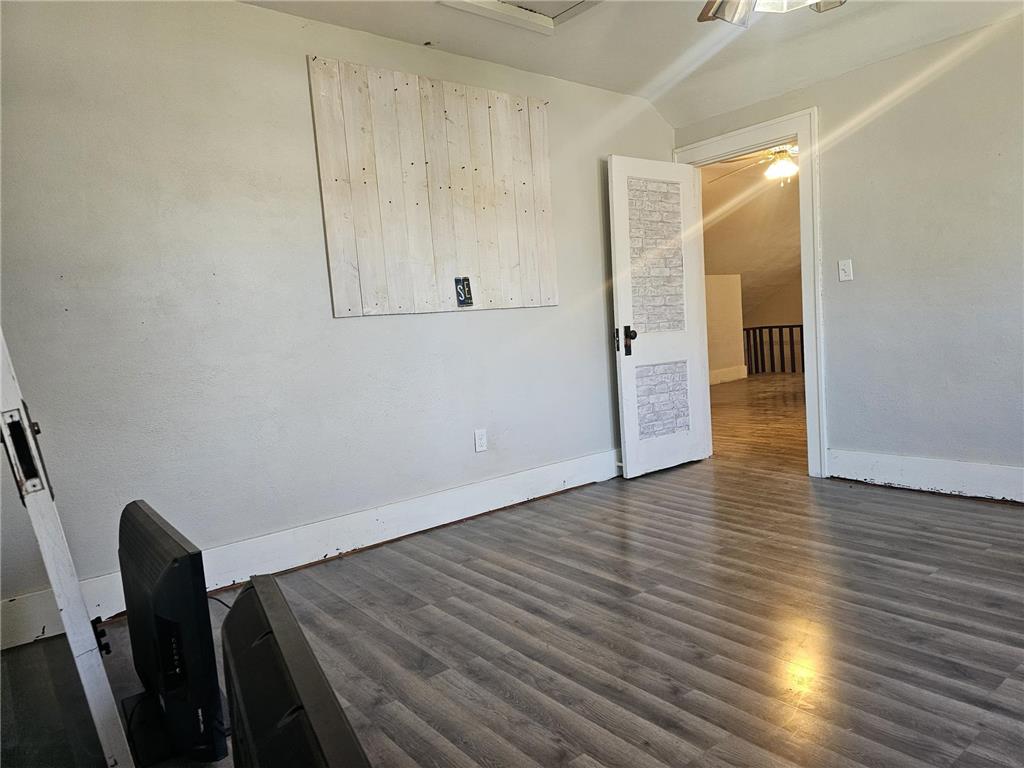 212 S Center Street Ceylon MN 56121 7049911 image39