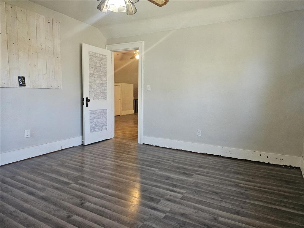 212 S Center Street Ceylon MN 56121 7049911 image40