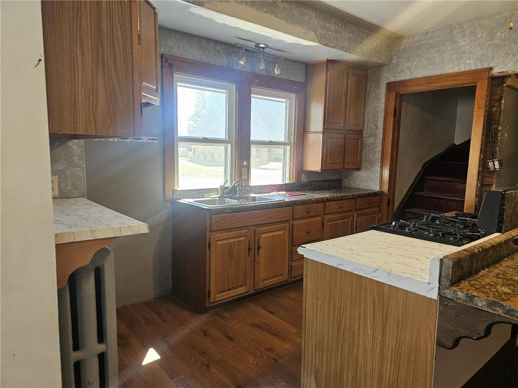 212 S Center Street Ceylon MN 56121 7049911 image5