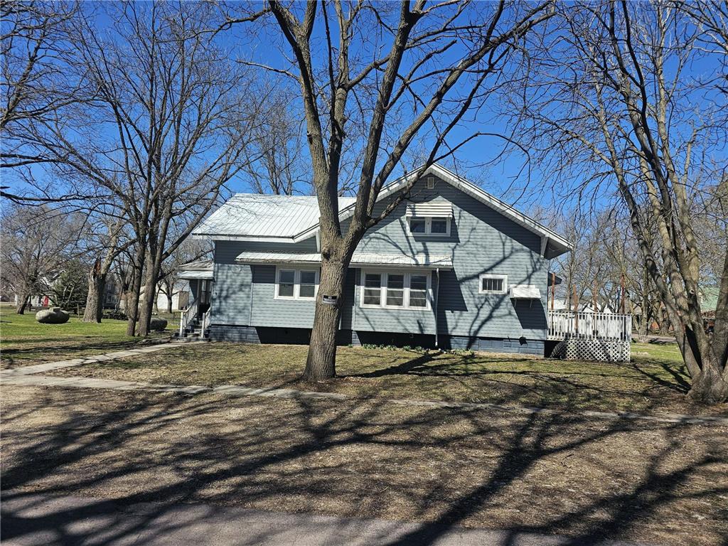 212 S Center Street Ceylon MN 56121 7049911 image6