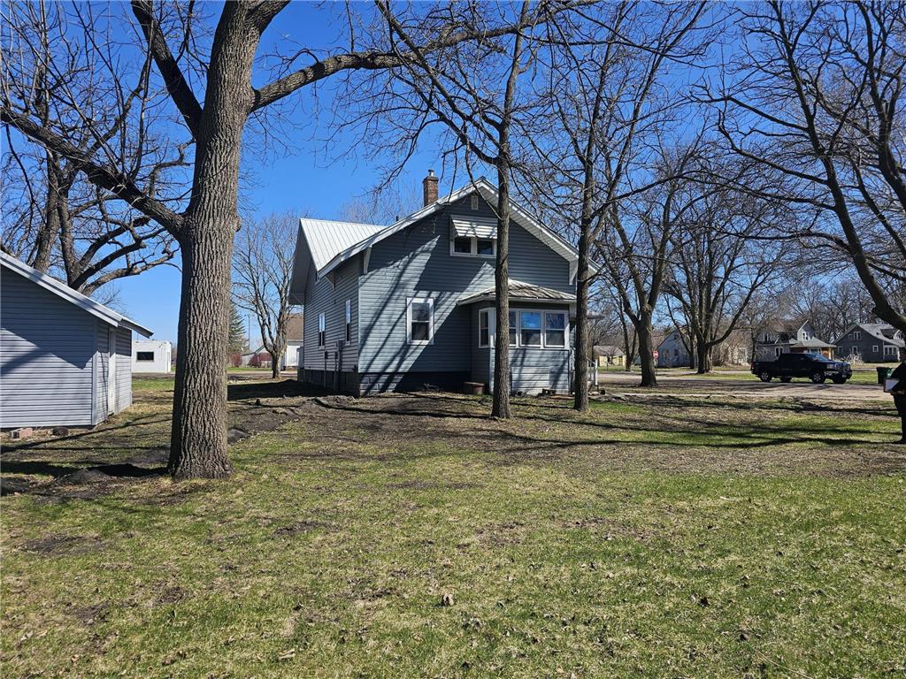 212 S Center Street Ceylon MN 56121 7049911 image8