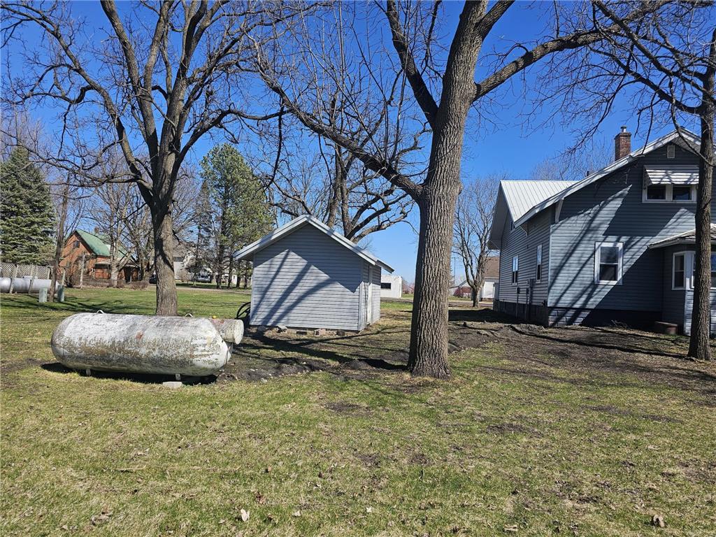 212 S Center Street Ceylon MN 56121 7049911 image9