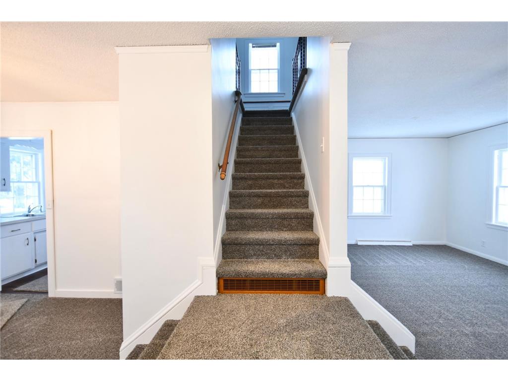 212 W 3rd Street Zumbrota MN 55992 6825172 image4