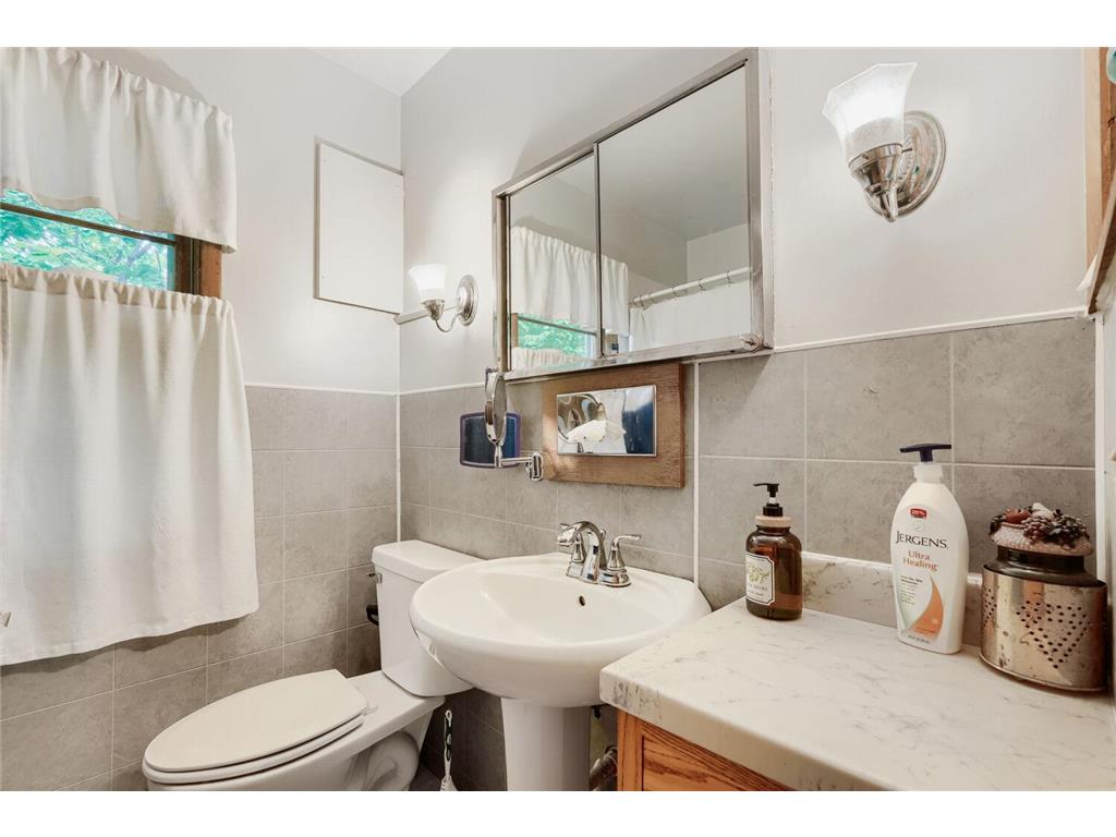 212 Woodley Street W Northfield MN 55057 7078119 image14