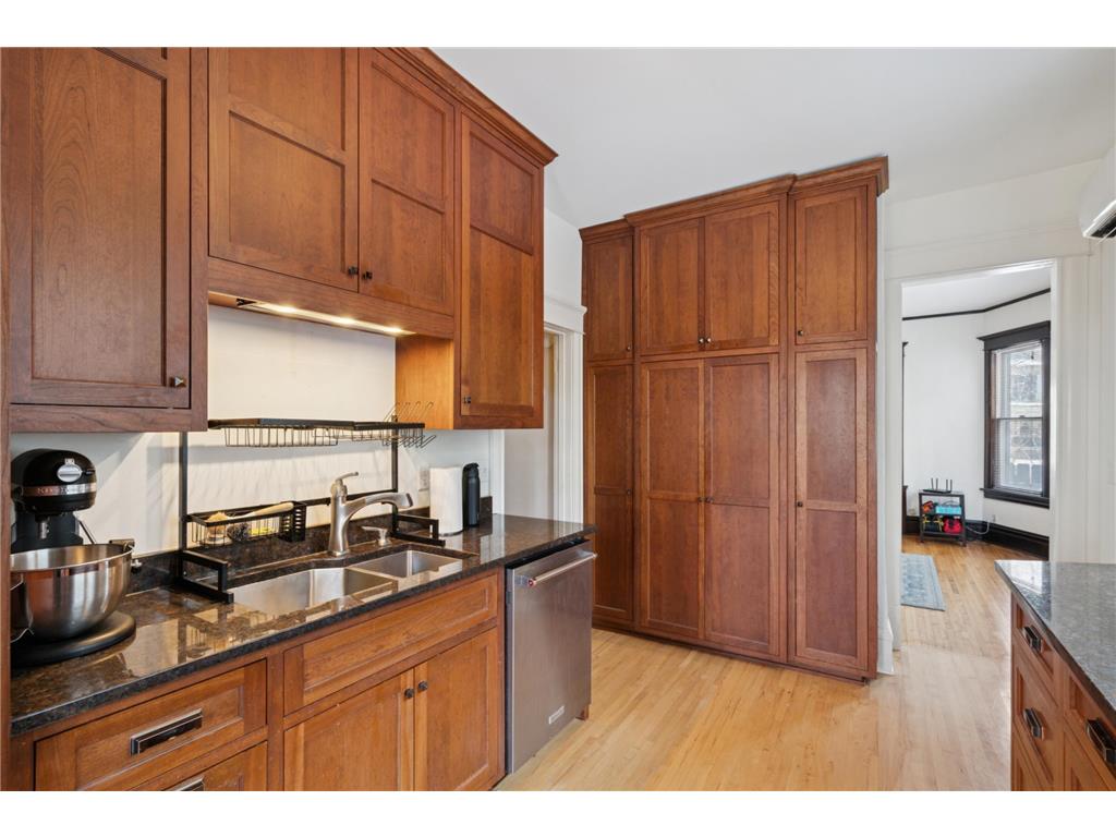 2120 Emerson Avenue S Minneapolis MN 55405 7053052 image12