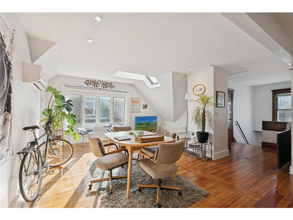 2120 Emerson Avenue S Minneapolis MN 55405 7053052 image17