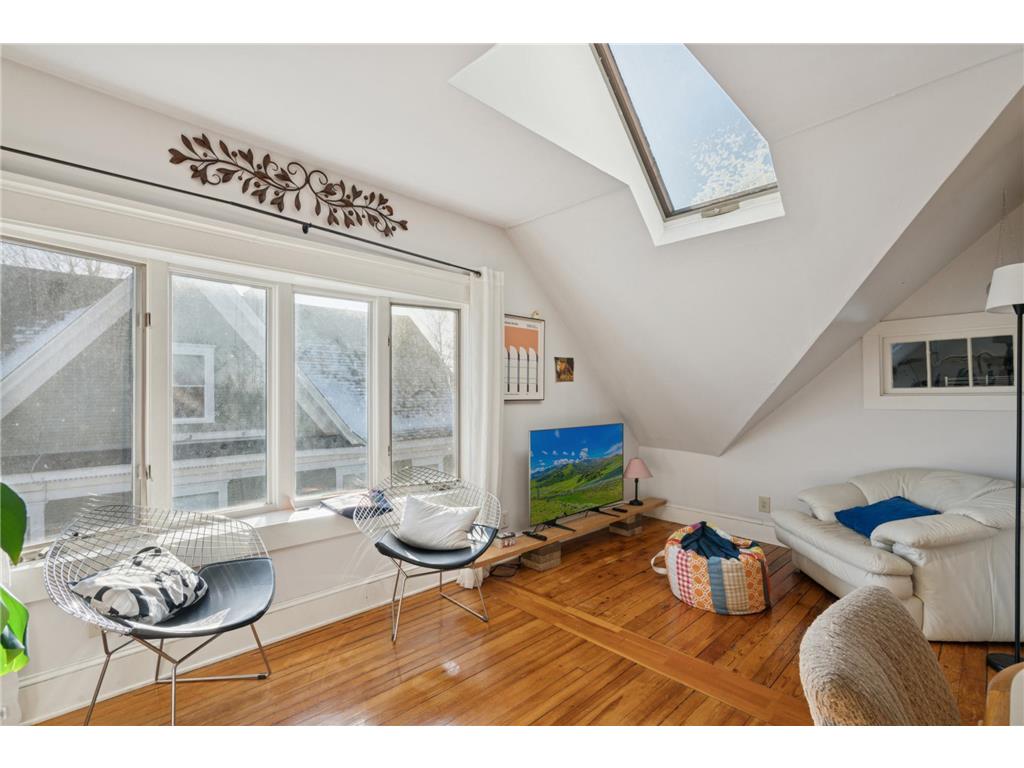 2120 Emerson Avenue S Minneapolis MN 55405 7053052 image23