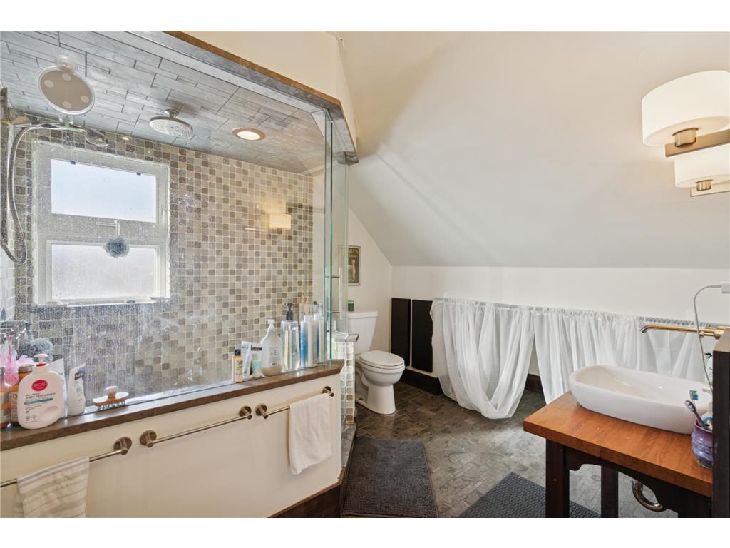 2120 Emerson Avenue S Minneapolis MN 55405 7053052 image24