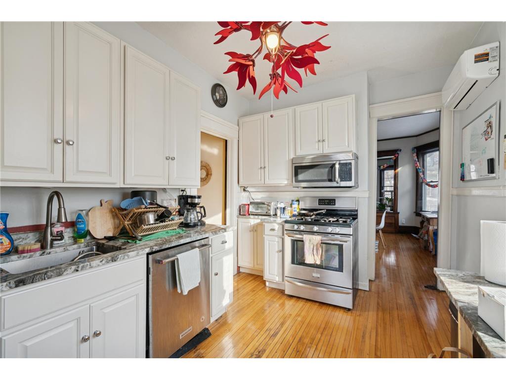 2120 Emerson Avenue S Minneapolis MN 55405 7053052 image29