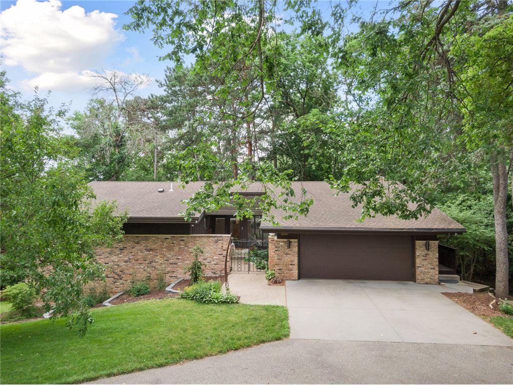 2120 Spruce Trail Golden Valley MN 55422 6233101 image1