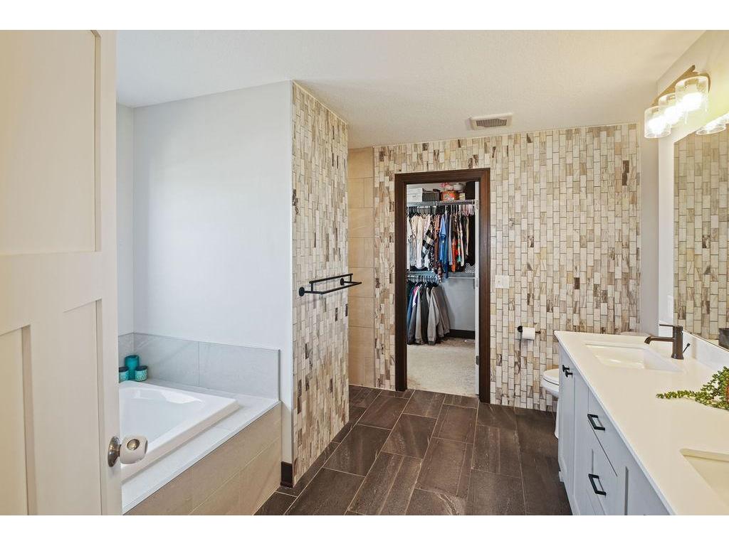 2120 Violet Lane Faribault MN 55021 7051240 image28