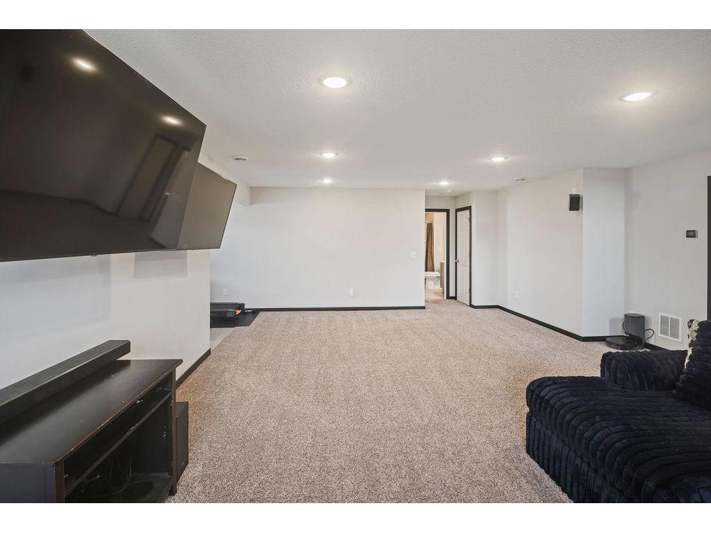 2120 Violet Lane Faribault MN 55021 7051240 image38