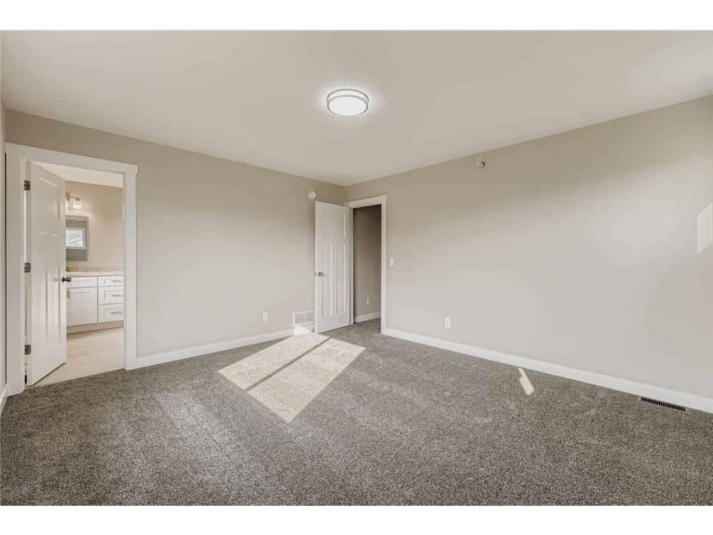 2121 Cleveland Way S Cambridge MN 55008 7009148 image16