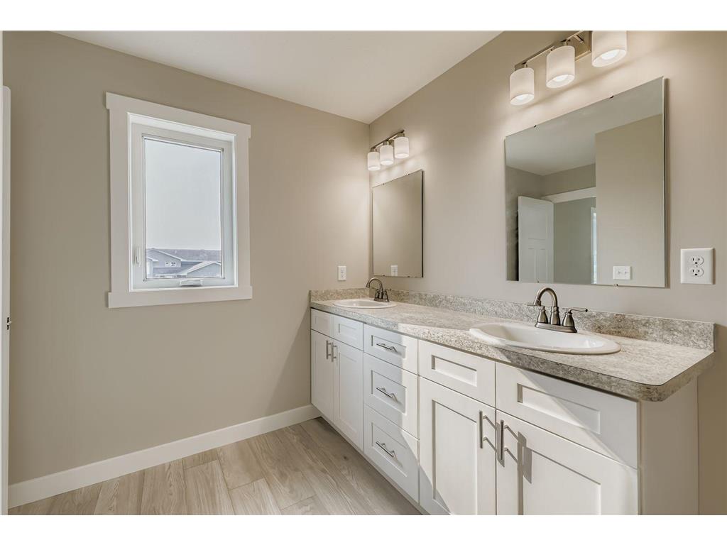 2121 Cleveland Way S Cambridge MN 55008 7009148 image17