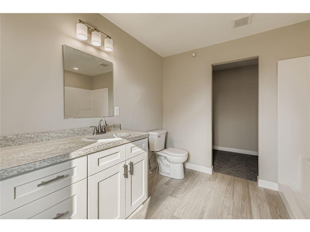 2121 Cleveland Way S Cambridge MN 55008 7009148 image18