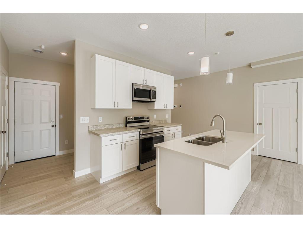 2121 Cleveland Way S Cambridge MN 55008 7009148 image8