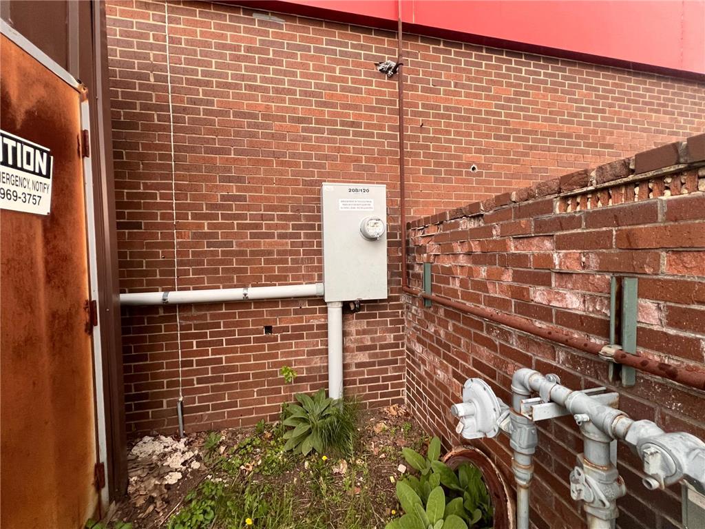 2121 Eddy Lane, Eau Claire, WI, 54703 MLS 6539364 Edina Realty