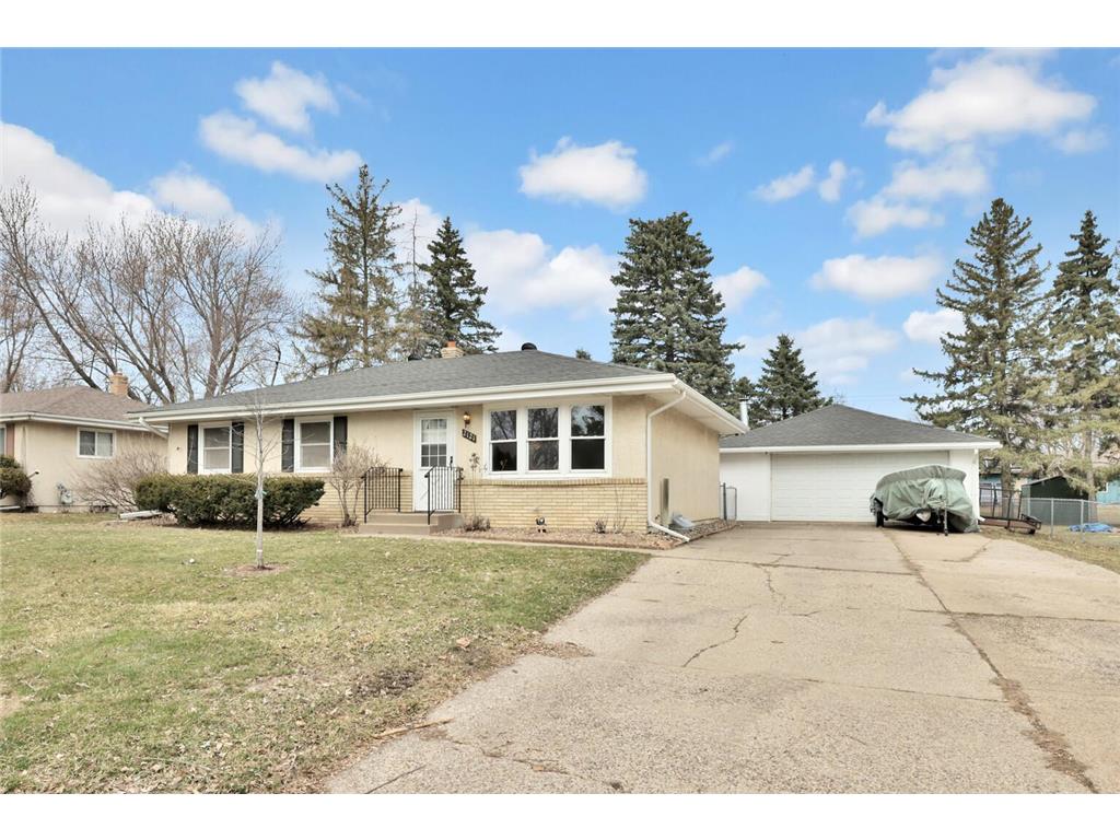 2121 Mapleview Avenue Maplewood MN 55109 6716576 image1