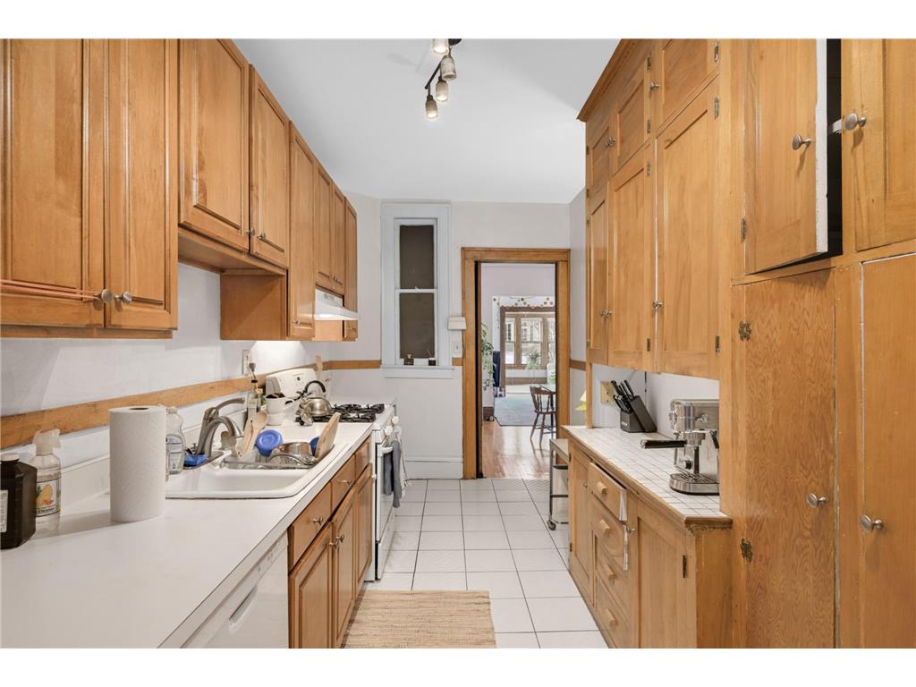 2121 Penn Avenue S Minneapolis MN 55405 7022775 image17