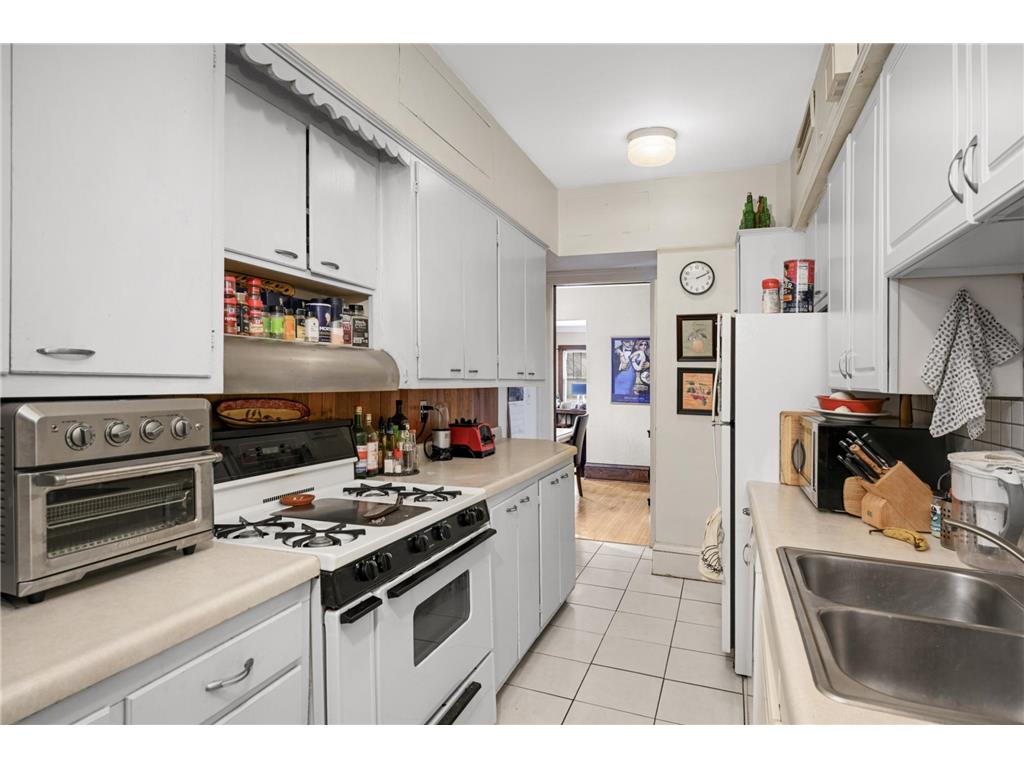 2121 Penn Avenue S Minneapolis MN 55405 7071394 image11