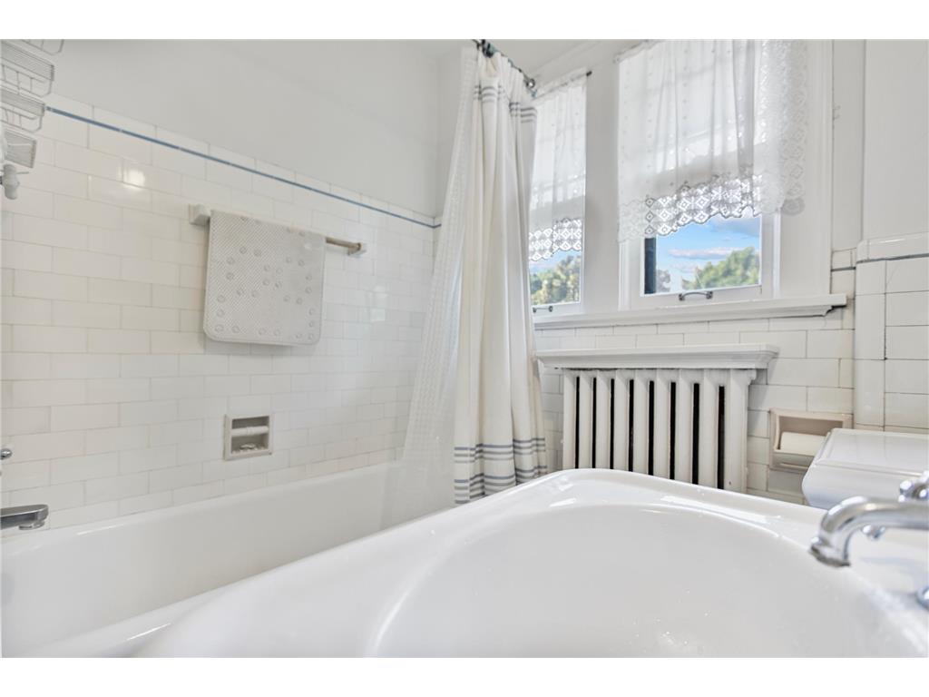 2122 Carroll Avenue Saint Paul MN 55104 7087777 image24