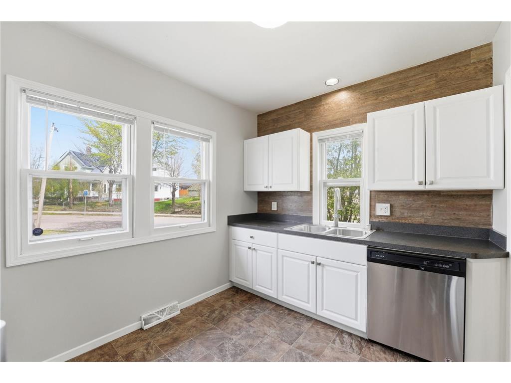 2122 Willow Avenue N Minneapolis MN 55411 7048209 image14