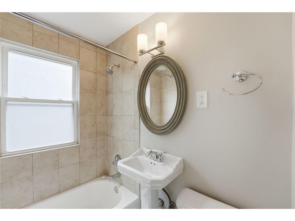 2122 Willow Avenue N Minneapolis MN 55411 7048209 image19