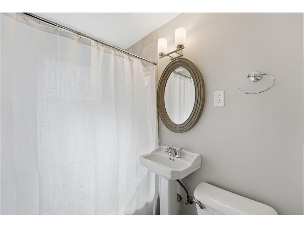 2122 Willow Avenue N Minneapolis MN 55411 7048209 image27