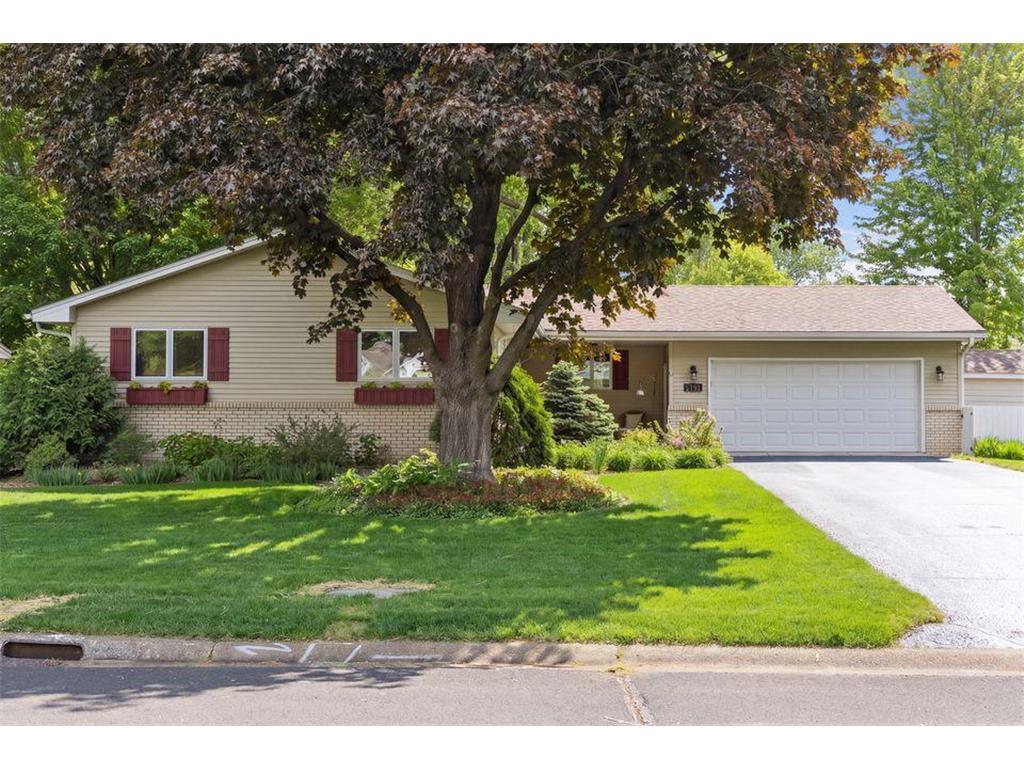2124 Pleasant View Drive New Brighton MN 55112 7067639 image1