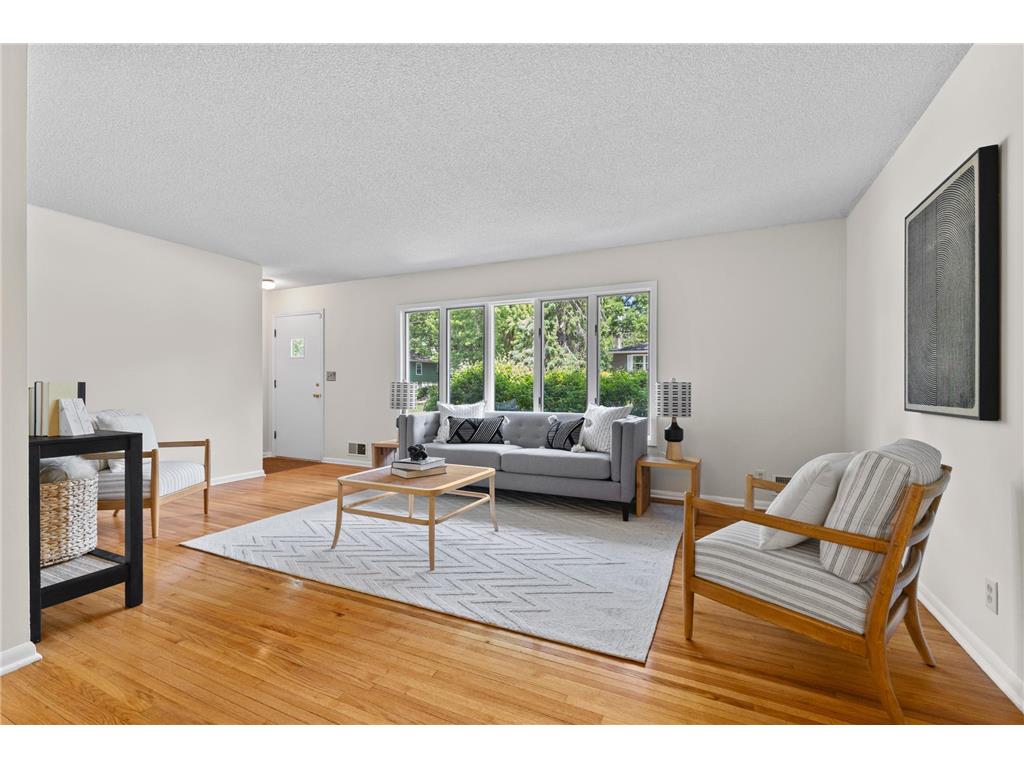 2124 Sapphire Lane Eagan MN 55122 7080707 image3