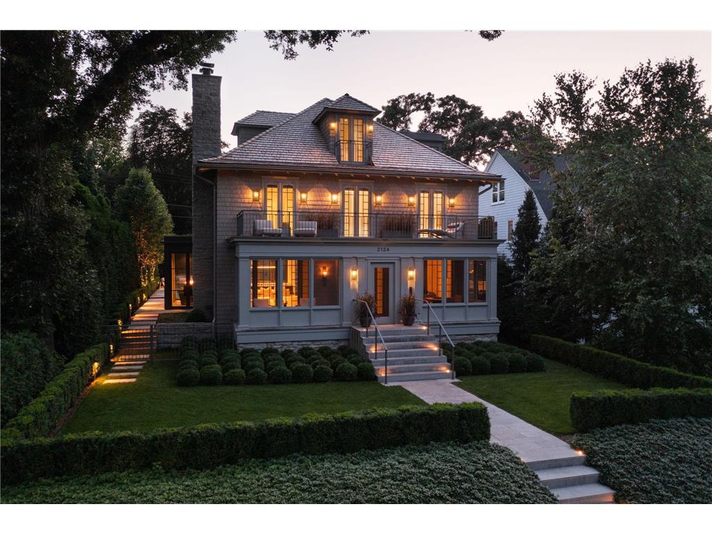 2124 W Lake Of The Isles Parkway Minneapolis MN 55405 - Lake of the Isles 6569179 image1