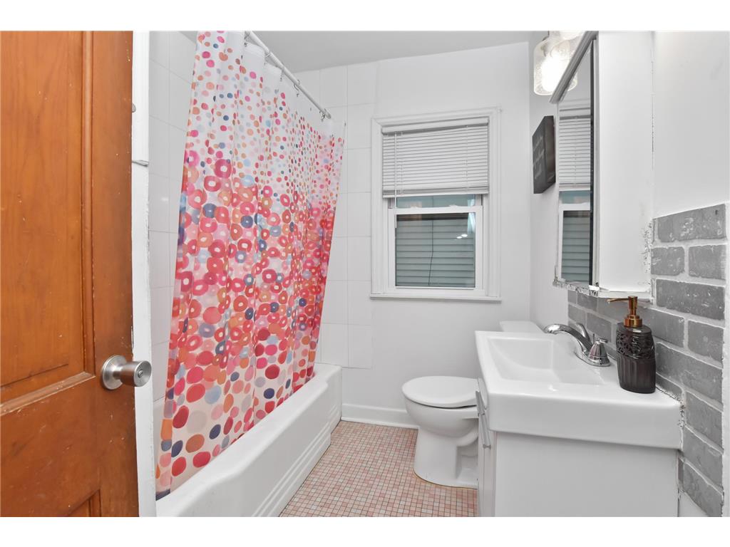 2125 44th Avenue N Minneapolis MN 55412 7000319 image20