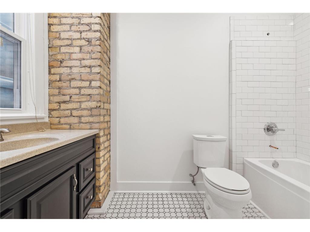 2125 Harriet Avenue Minneapolis MN 55405 6647526 image32
