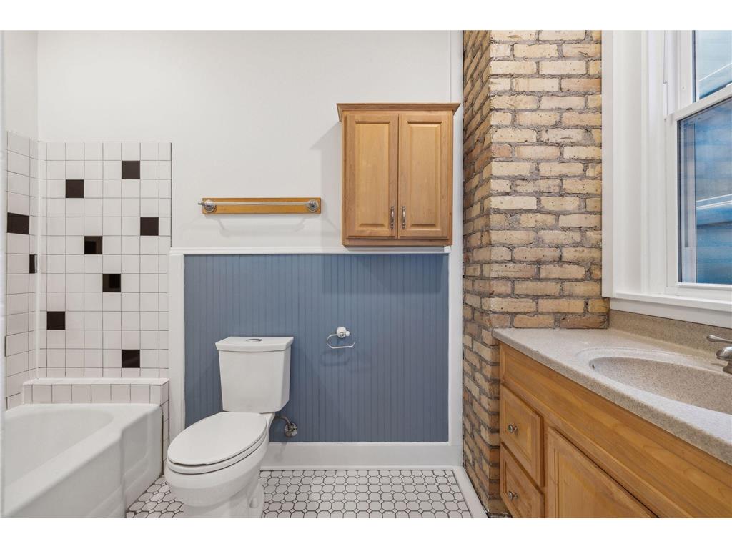 2125 Harriet Avenue Minneapolis MN 55405 6647526 image52