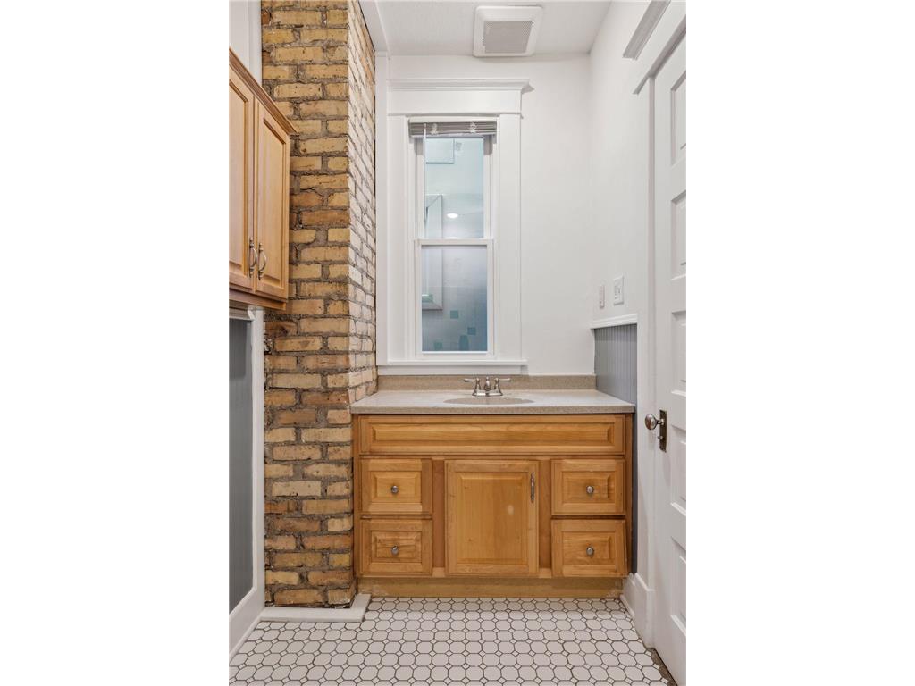 2125 Harriet Avenue Minneapolis MN 55405 6647526 image53