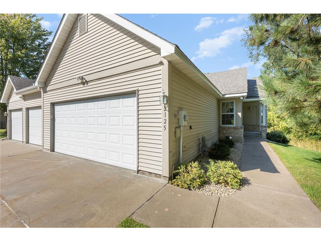 2125 Southwind Drive, Maplewood, MN, 55109 MLS 6261286 Edina Realty