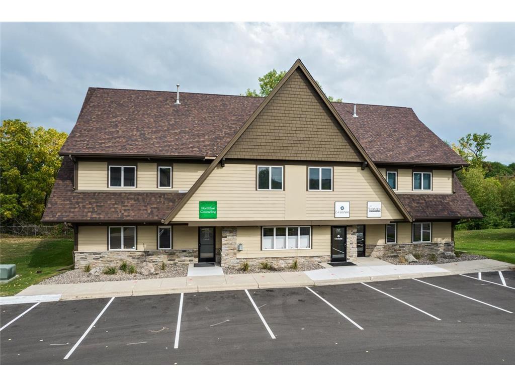 2127 County Road D E #A & B Maplewood MN 55109 6441645 image1