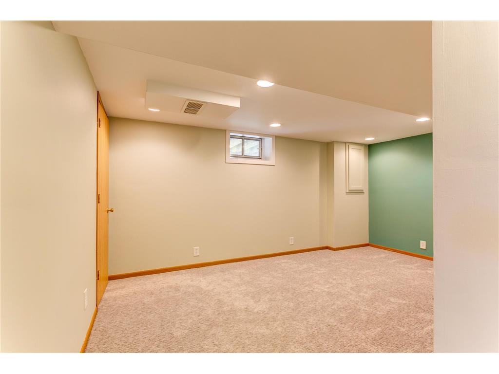2128 Case Avenue E Saint Paul MN 55119 7105239 image22
