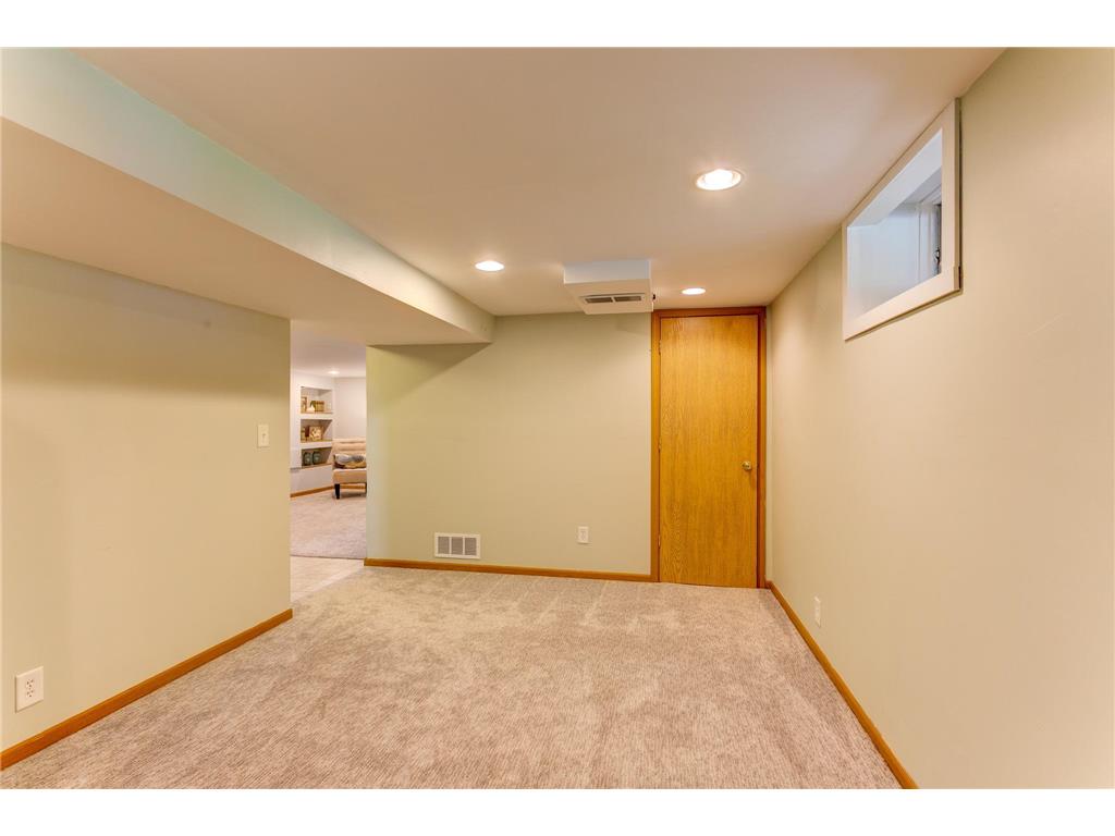 2128 Case Avenue E Saint Paul MN 55119 7105239 image23