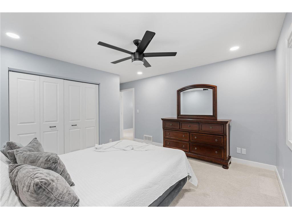 2129 Arkwright Street Maplewood MN 55117 7087511 image16