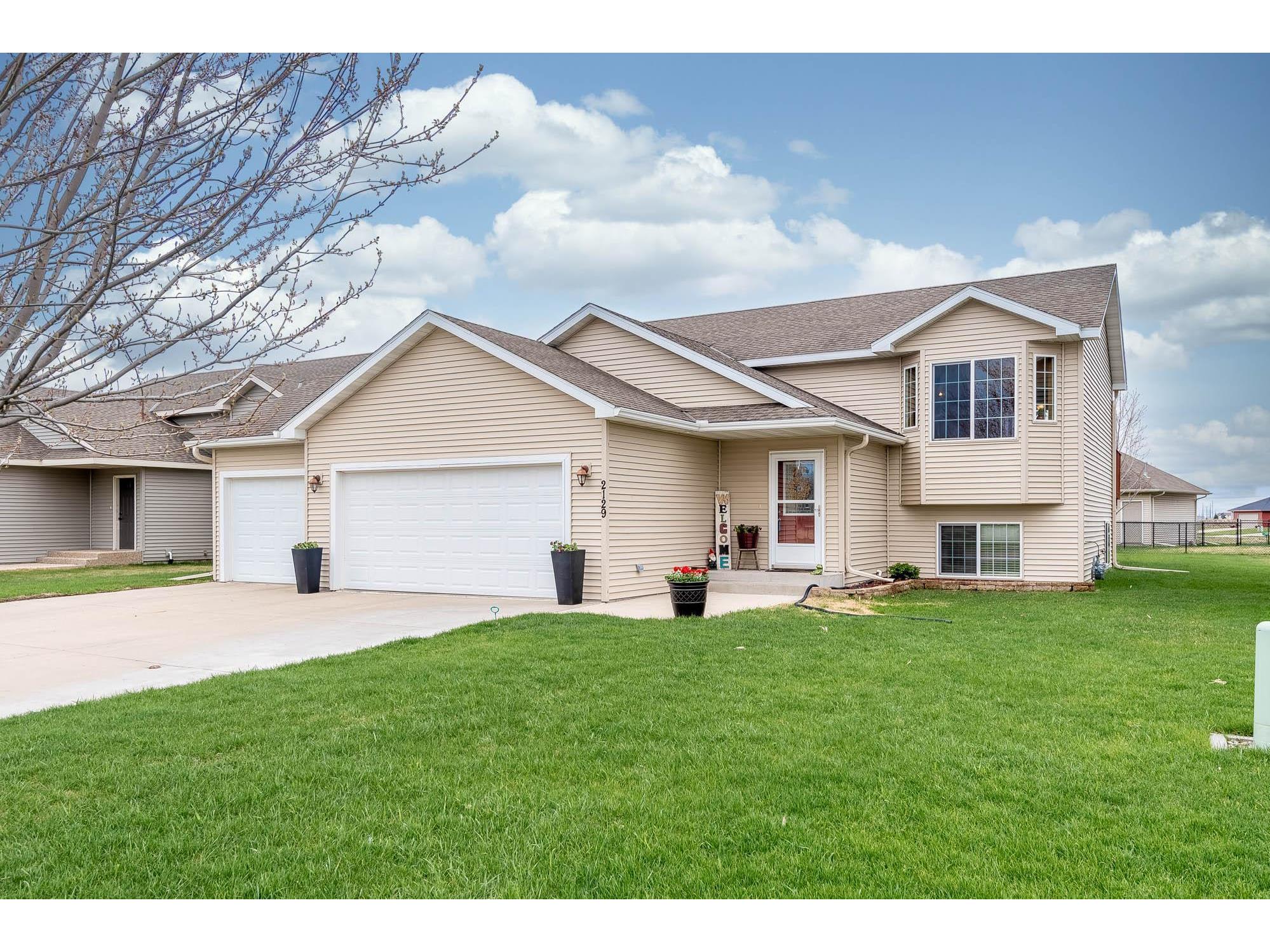 2129 Augusta Drive, Mankato, MN 56001 MLS 5739701 Edina Realty