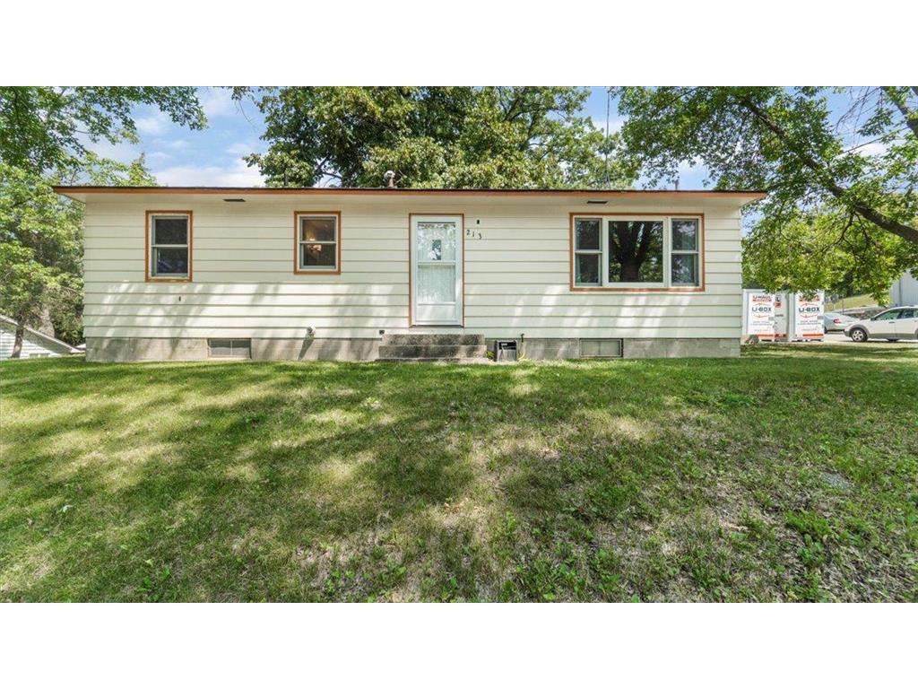 213 1st Avenue SE New London MN 56273 6392497 image1