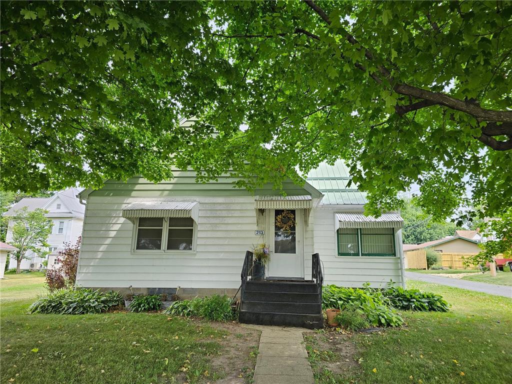 213 2nd Street SE Spring Grove Twp MN 55974 6392369 image1