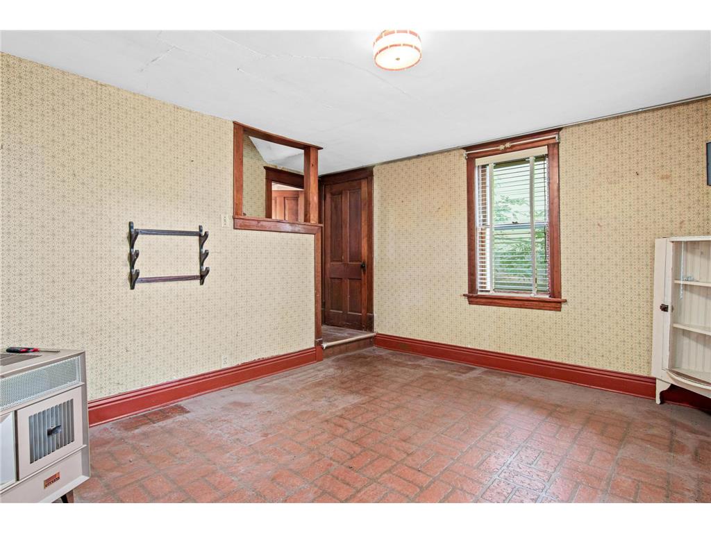 213 4TH ST W Chaska MN 55315 7098161 image12