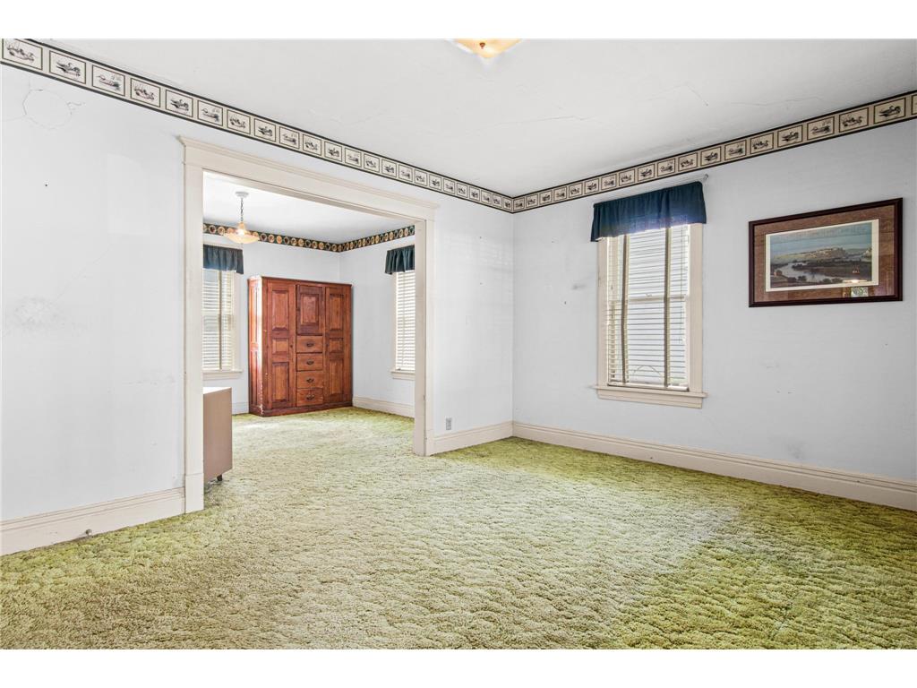 213 4TH ST W Chaska MN 55315 7098161 image3