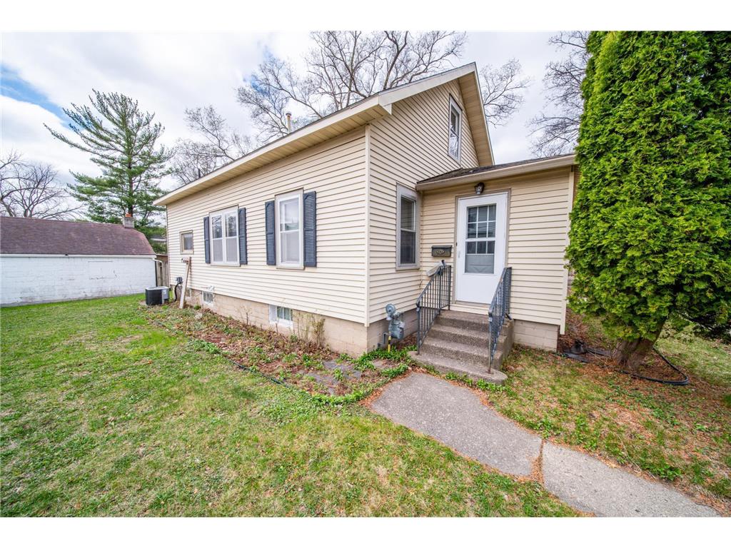 213 7th Street NW Faribault MN 55021 7061439 image1