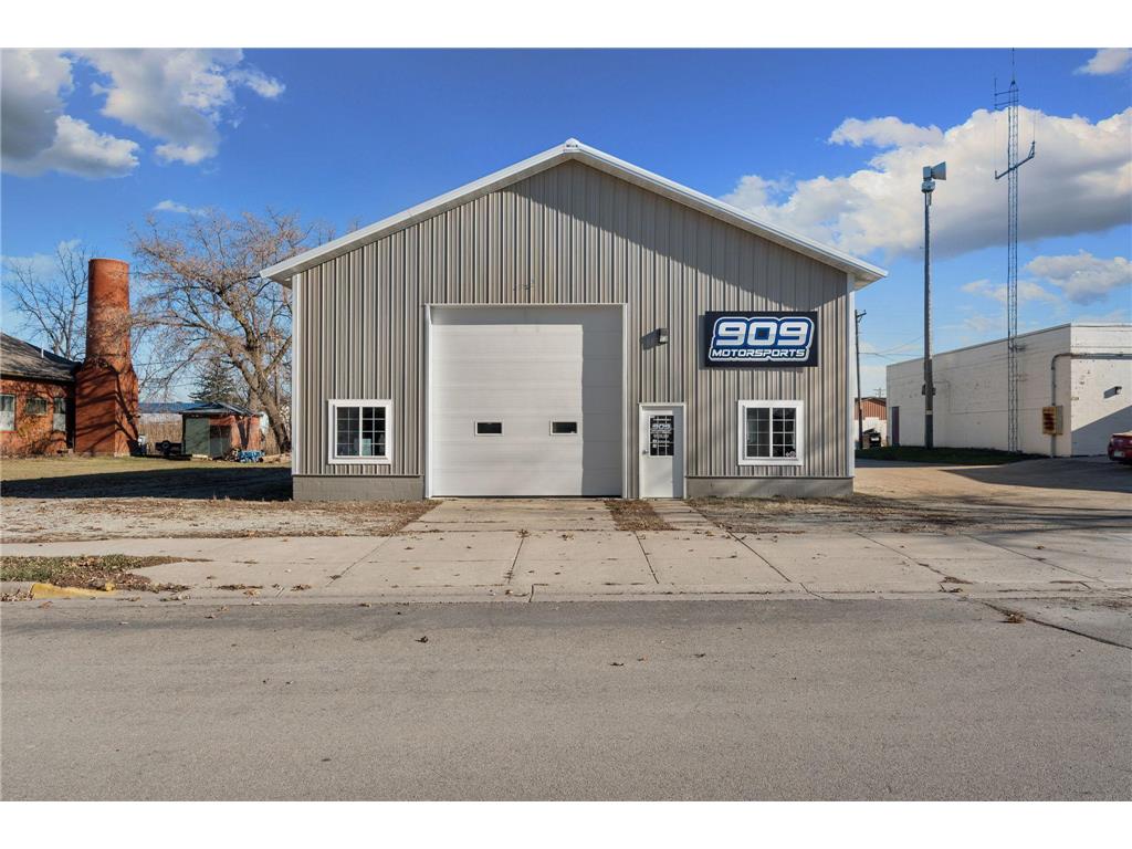 213 Broadway Avenue N New Richland MN 56072 6635605 image1