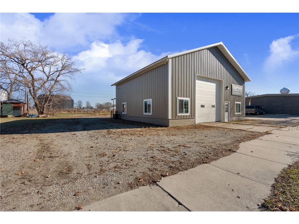 213 Broadway Avenue N New Richland MN 56072 6635605 image2